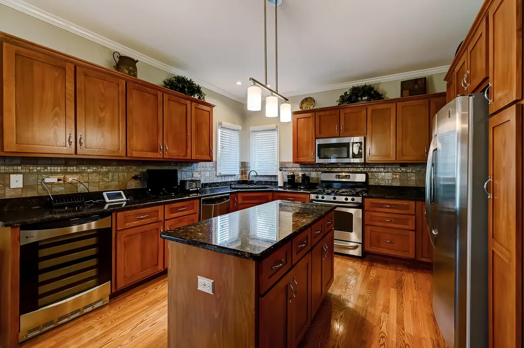 1720 Tower Hill Drive Woodridge IL 60517