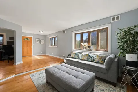 4656 25TH Avenue Schiller Park IL 60176