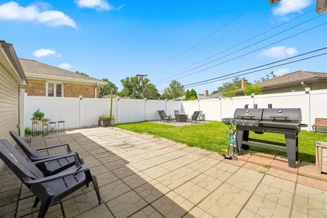 4656 25TH Avenue Schiller Park IL 60176