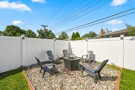 4656 25TH Avenue Schiller Park IL 60176