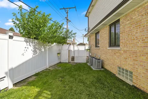 4656 25TH Avenue Schiller Park IL 60176
