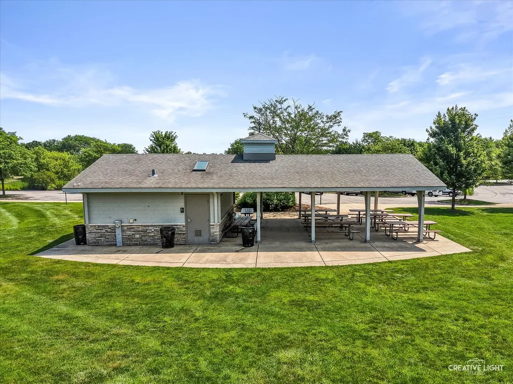 2277 Ridgewood Road Lisle IL 60532
