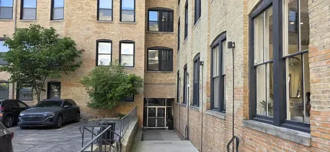 525 North Halsted Street Chicago IL 60642