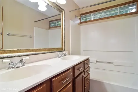 21 Arbor Drive Streamwood IL 60107