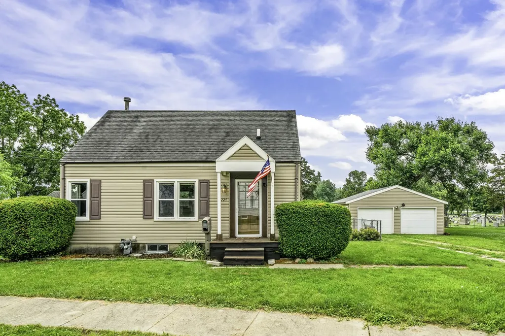 224 Avenue H Avenue Rochelle IL 61068