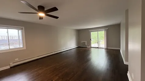 9562 Park Lane Des Plaines IL 60016
