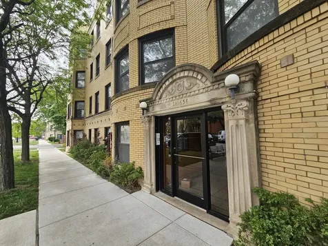 2456 West Catalpa Avenue Chicago IL 60625