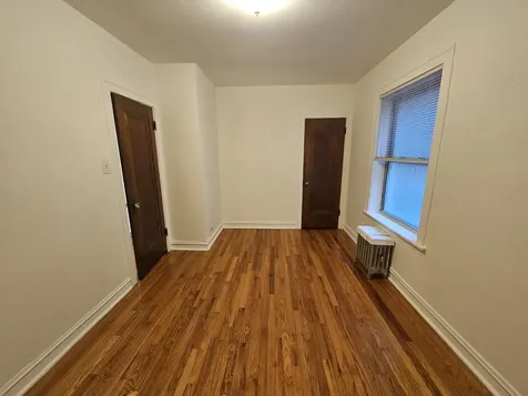 2456 West Catalpa Avenue Chicago IL 60625