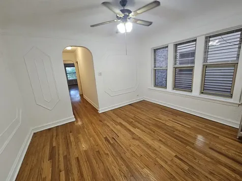 2456 West Catalpa Avenue Chicago IL 60625