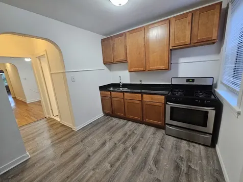 2456 West Catalpa Avenue Chicago IL 60625