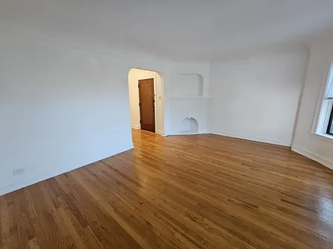 2456 West Catalpa Avenue Chicago IL 60625