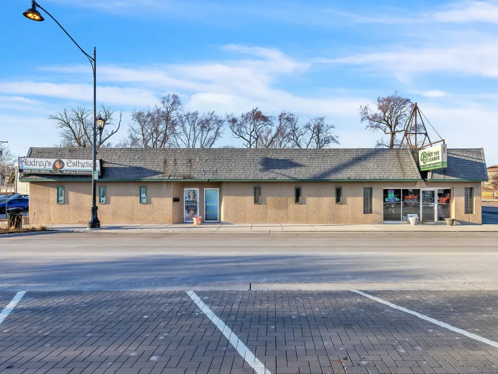 6915 Stanley Avenue Berwyn IL 60402
