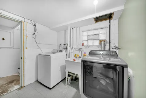 4918 West Winnemac Avenue Chicago IL 60630