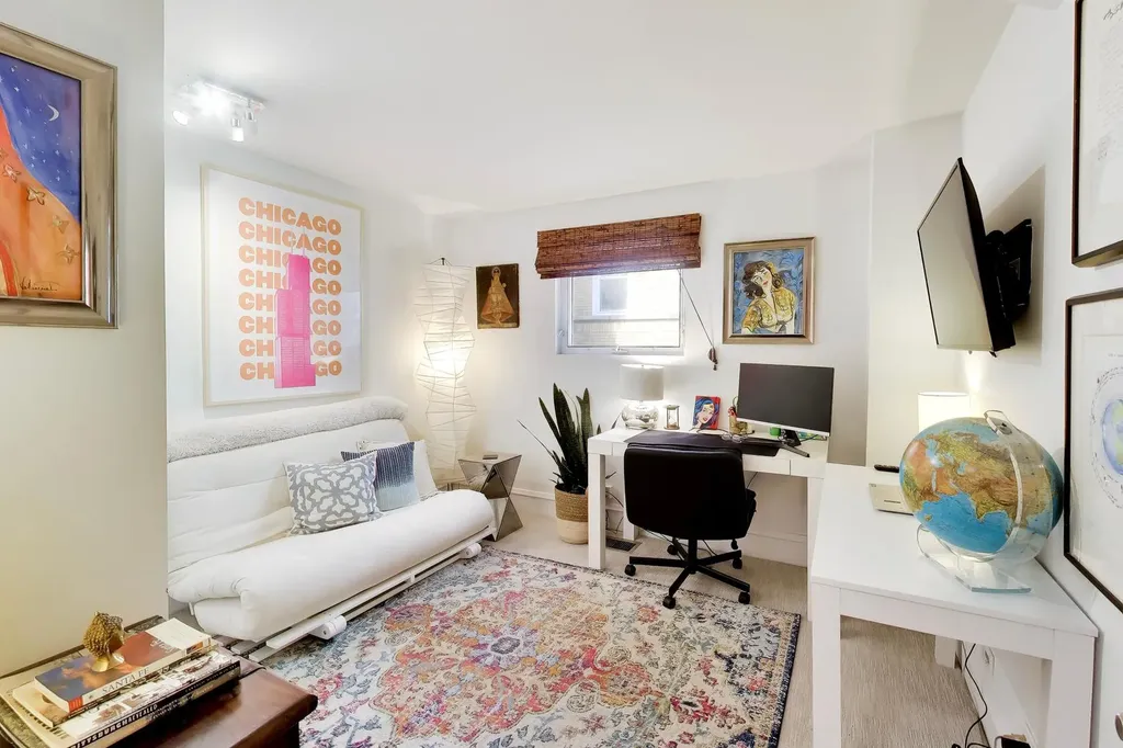 2012 West Estes Avenue Chicago IL 60645