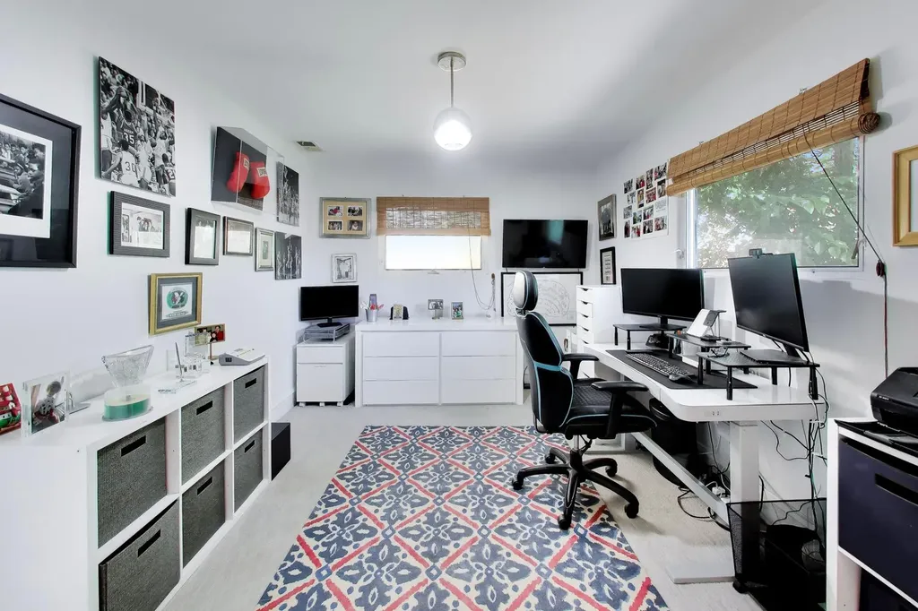 2012 West Estes Avenue Chicago IL 60645