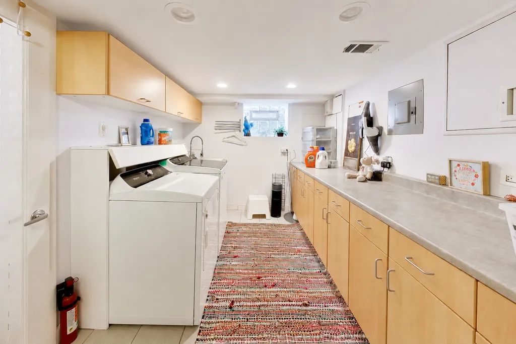2012 West Estes Avenue Chicago IL 60645