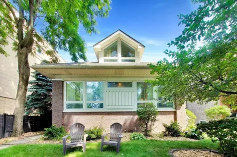 2012 West Estes Avenue Chicago IL 60645