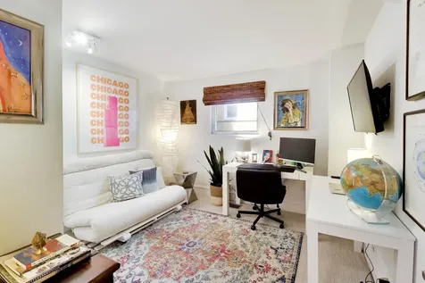 2012 West Estes Avenue Chicago IL 60645