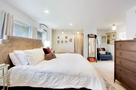 2012 West Estes Avenue Chicago IL 60645
