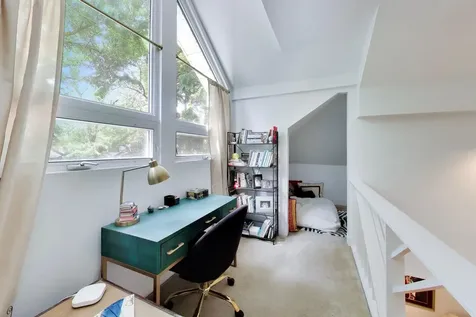 2012 West Estes Avenue Chicago IL 60645