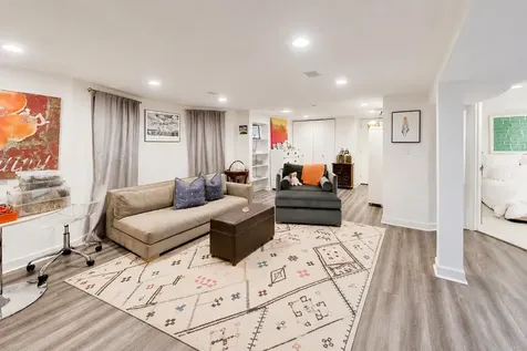 2012 West Estes Avenue Chicago IL 60645