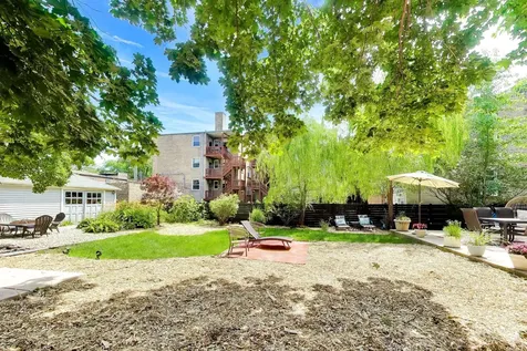 2012 West Estes Avenue Chicago IL 60645