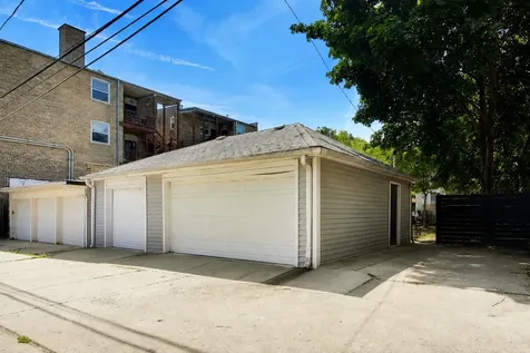 2012 West Estes Avenue Chicago IL 60645