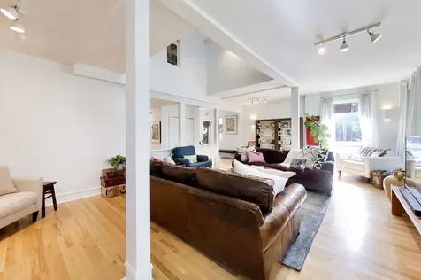 2012 West Estes Avenue Chicago IL 60645
