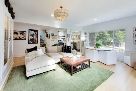 2012 West Estes Avenue Chicago IL 60645