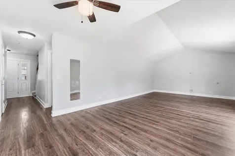 1 Regal Court Algonquin IL 60102