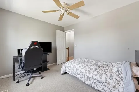 1 Regal Court Algonquin IL 60102