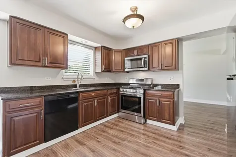 1 Regal Court Algonquin IL 60102
