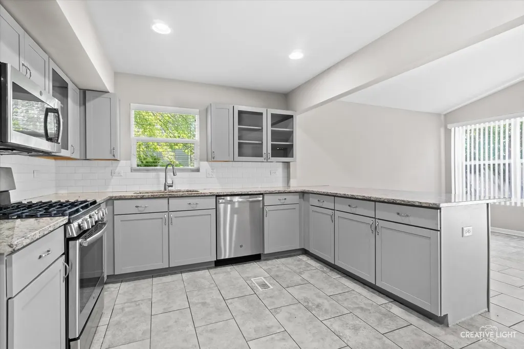2910 Worcester Lane Aurora IL 60504