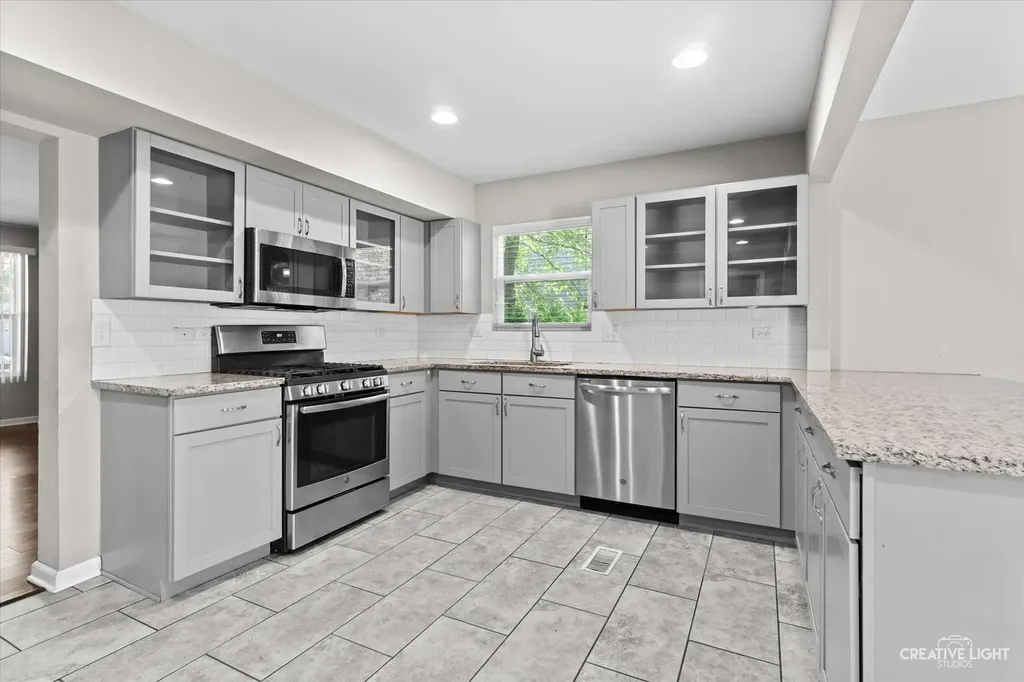 2910 Worcester Lane Aurora IL 60504
