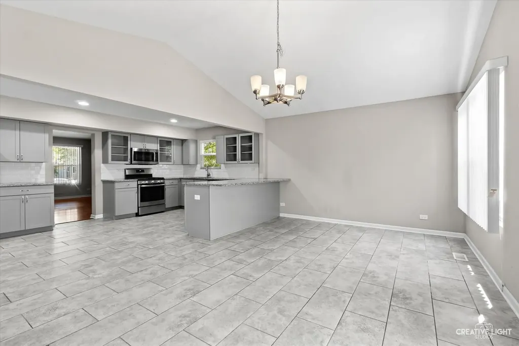 2910 Worcester Lane Aurora IL 60504