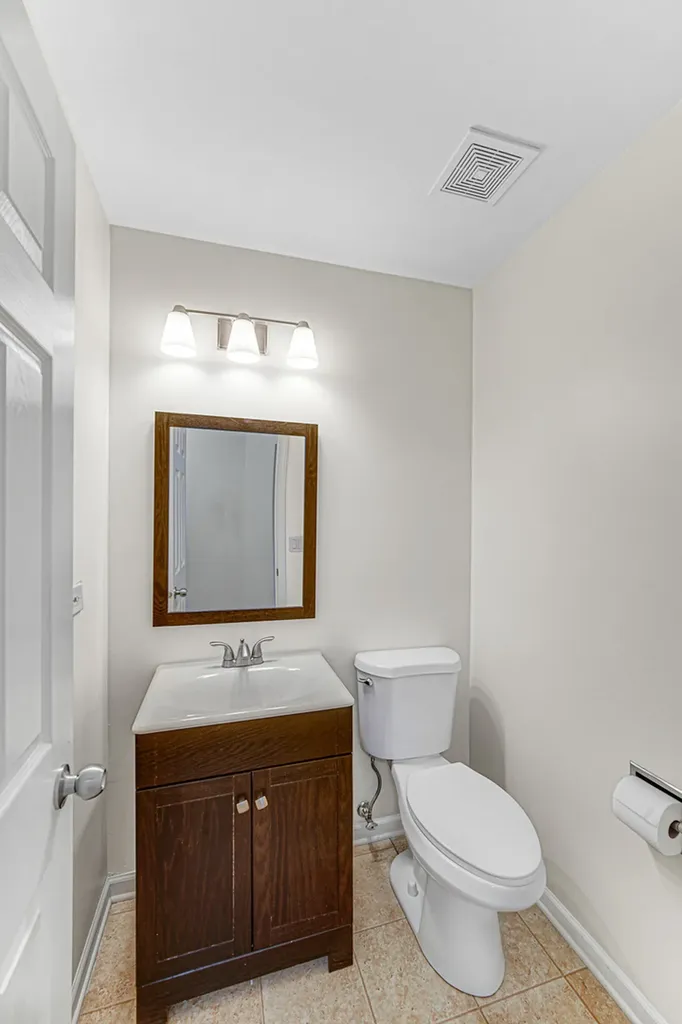 2588 Dickens Court Aurora IL 60503