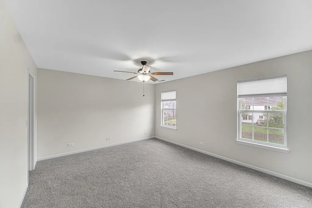 2588 Dickens Court Aurora IL 60503