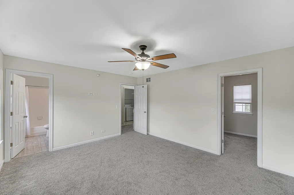 2588 Dickens Court Aurora IL 60503