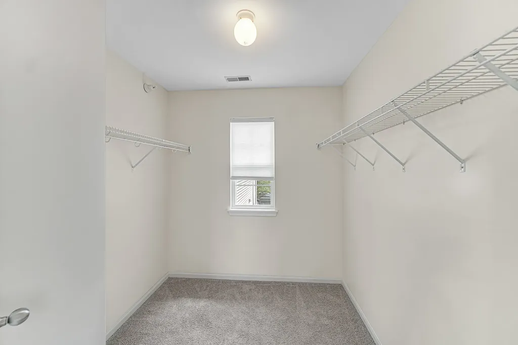 2588 Dickens Court Aurora IL 60503
