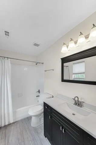 2588 Dickens Court Aurora IL 60503