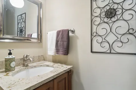 562 East Carpenter Drive Palatine IL 60074