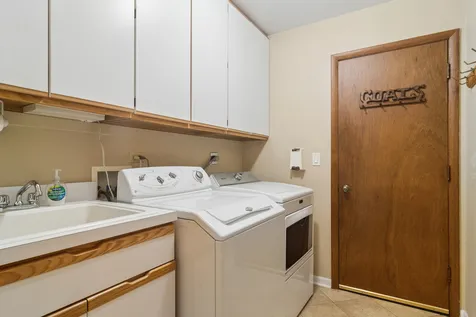 562 East Carpenter Drive Palatine IL 60074