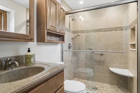 562 East Carpenter Drive Palatine IL 60074