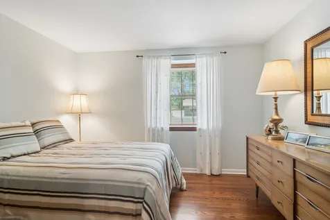 562 East Carpenter Drive Palatine IL 60074