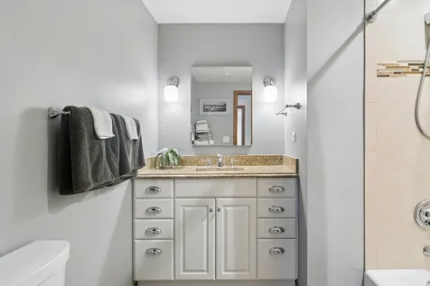 562 East Carpenter Drive Palatine IL 60074