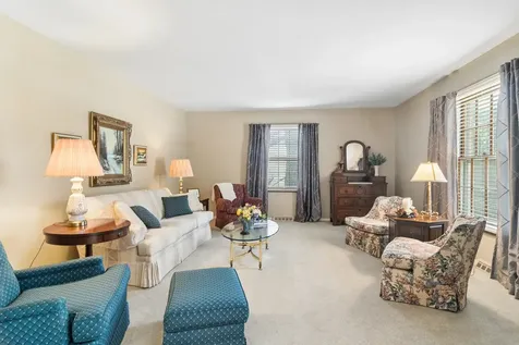 562 East Carpenter Drive Palatine IL 60074