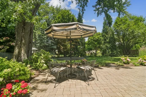 562 East Carpenter Drive Palatine IL 60074