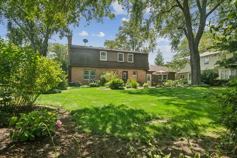 562 East Carpenter Drive Palatine IL 60074