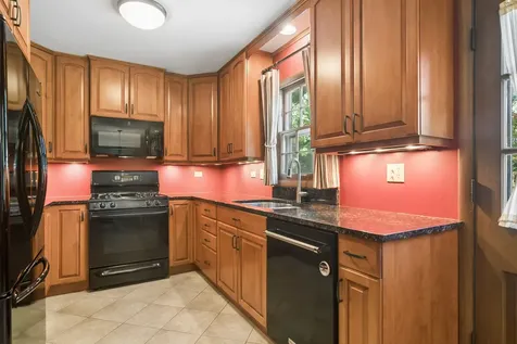 562 East Carpenter Drive Palatine IL 60074