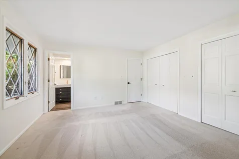 24 Briargate Circle Sugar Grove IL 60554